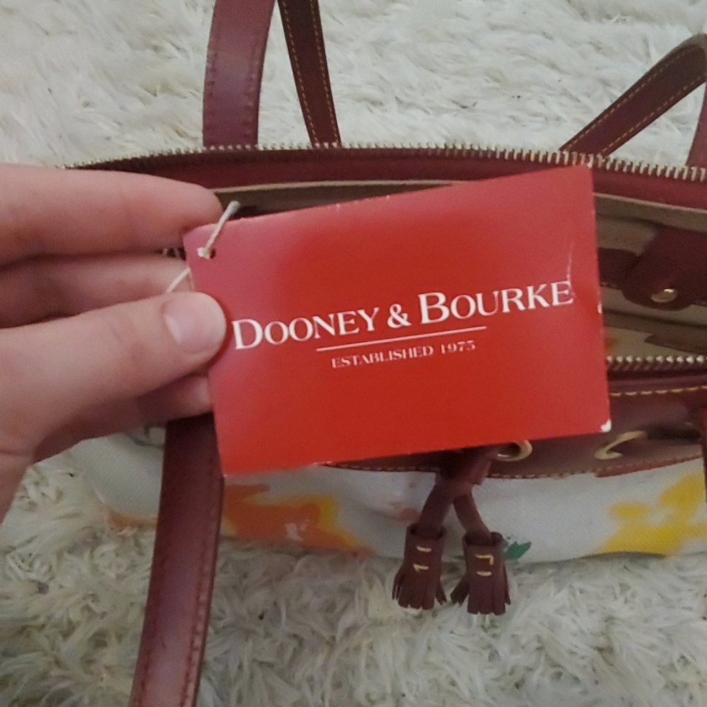 Dooney & Bourke purse - Picture 4 of 7